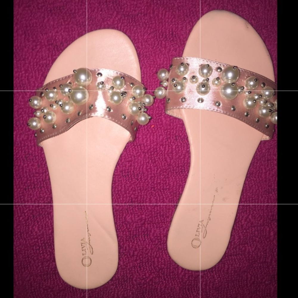 Slide in sandals/flats